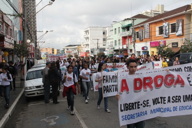Imagem 2 da notícia: Parlamento Jovem participa de mobilização contra as drogas