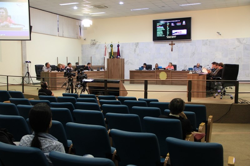 Imagem 1 da notícia: Câmara aprova Projeto que dispensa gestantes do uso das catracas em ônibus