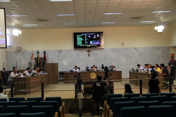 Imagem 1 da notícia: Em Sessão Extraordinária, vereadores aprovam 17 Projetos de Leis