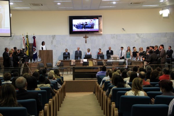 Imagem 1 da notícia: Câmara homenageia educadores com Medalha Mérito Educacional