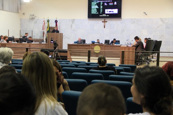 Imagem 1 da notícia: Câmara aprova emenda que regulamenta afastamento de servidores para sindicato
