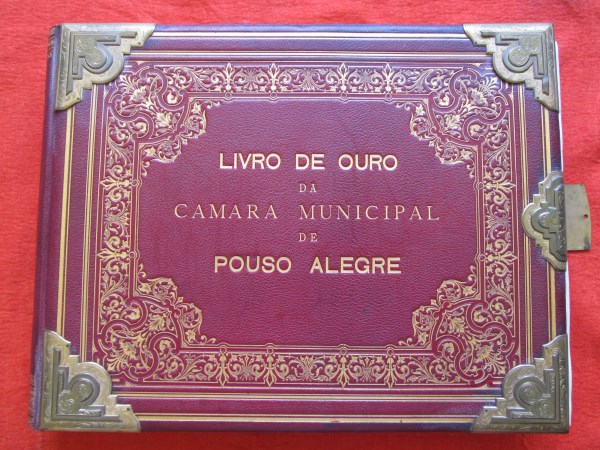 Imagem 1 da notícia: História em Movimento: O Livro de Ouro da Câmara de Pouso Alegre