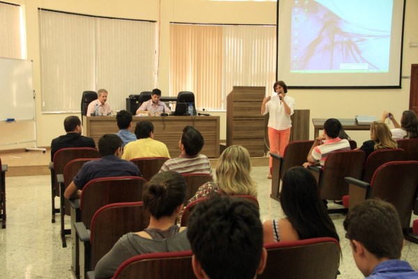 Imagem 1 da notícia: Mesa Redonda e atividade sobre Sistema Eleitoral marcam semana da Escola do Legislativo