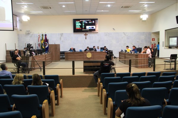 Imagem 1 da notícia: Câmara aprova Projeto que beneficia estudantes de cursos universitários e profissionalizantes