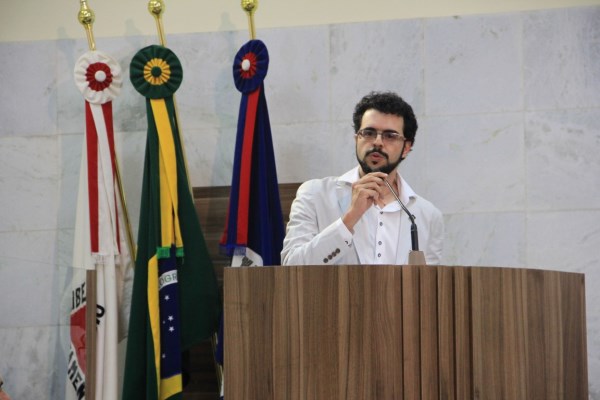 Imagem 1 da notícia: Secretário de Saúde presta esclarecimentos à população na Câmara