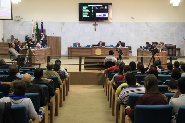 Imagem 1 da notícia: Câmara aprova Projeto que mantém valores de 2013 no IPTU