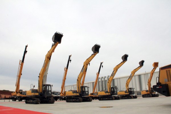 Imagem 5 da notícia: Vereadores participam da inauguração da XCMG de Pouso Alegre