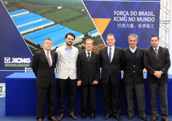 Imagem 1 da notícia: Vereadores participam da inauguração da XCMG de Pouso Alegre