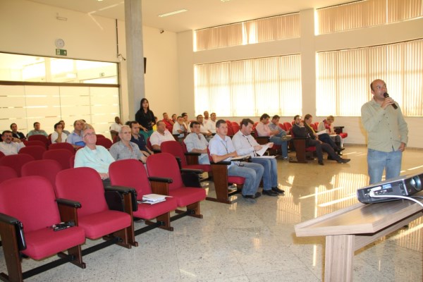 Imagem 1 da notícia: Comissão de Saúde realiza reunião com farmacêuticos da cidade