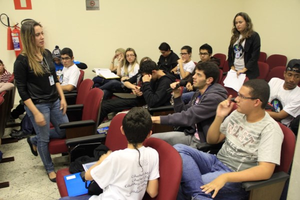 Imagem 2 da notícia: Palestra sobre Marco Civil da Internet marca retorno da Câmara Mirim, Jovem e Universitária