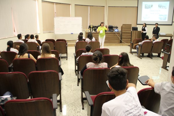 Imagem 1 da notícia: Escola do Legislativo: Jovens discutem Direitos Sociais