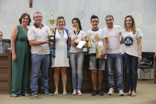 Imagem 1 da notícia: Escola Municipal Josefa Torres vence Gincana do Saber