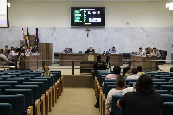 Imagem 1 da notícia: Projeto que de inversão de pauta da Sessão Ordinária é aprovado