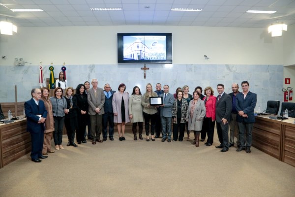 Imagem 2 da notícia: Jubileu de Ouro: Câmara homenageia Colégio Estadual por seus 50 anos