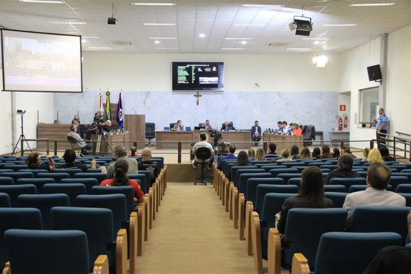 Imagem 1 da notícia: Projeto que prevê avaliação psicológica de professores e motoristas é aprovado em 2ª votação