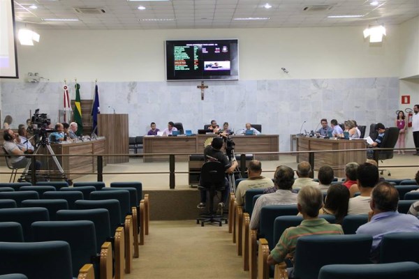 Imagem 1 da notícia: Projeto de economia de recursos hídricos é discutido na Câmara