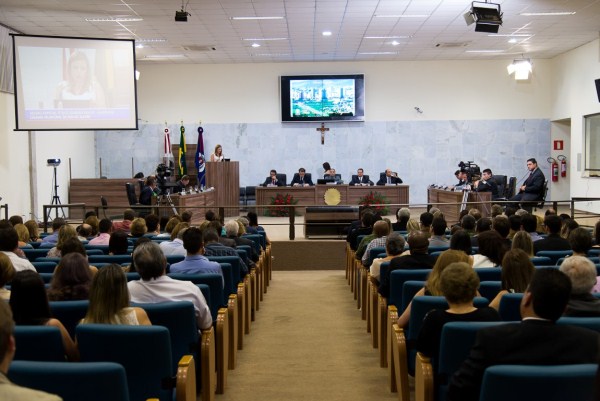 Imagem 1 da notícia: Personalidades recebem Título de Cidadão Pouso-Alegrense na Câmara