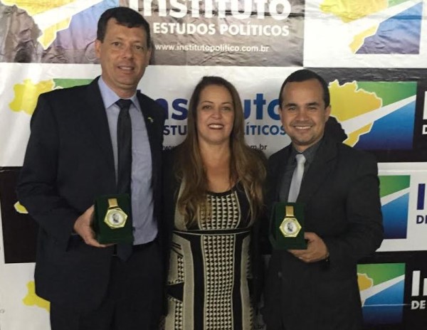 Imagem 1 da notícia: Dr. Edson e Leandro Morais recebem medalha “Ulisses Guimarães -  Mérito Eleitoral” em Belo Horizonte
