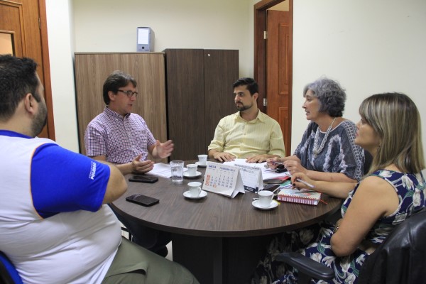 Imagem 1 da notícia: Escola do Legislativo firma parcerias para levar às escolas Cartilha da Constituição em Miúdos