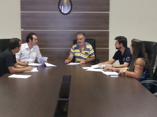 Imagem 1 da notícia: Comissão de Administração Financeira e Orçamentária se reúne na Câmara