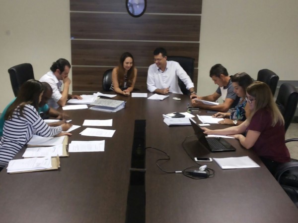 Imagem 1 da notícia: Vereadores integrantes da Comissão de Legislação, Justiça e Redação se reúnem na Câmara