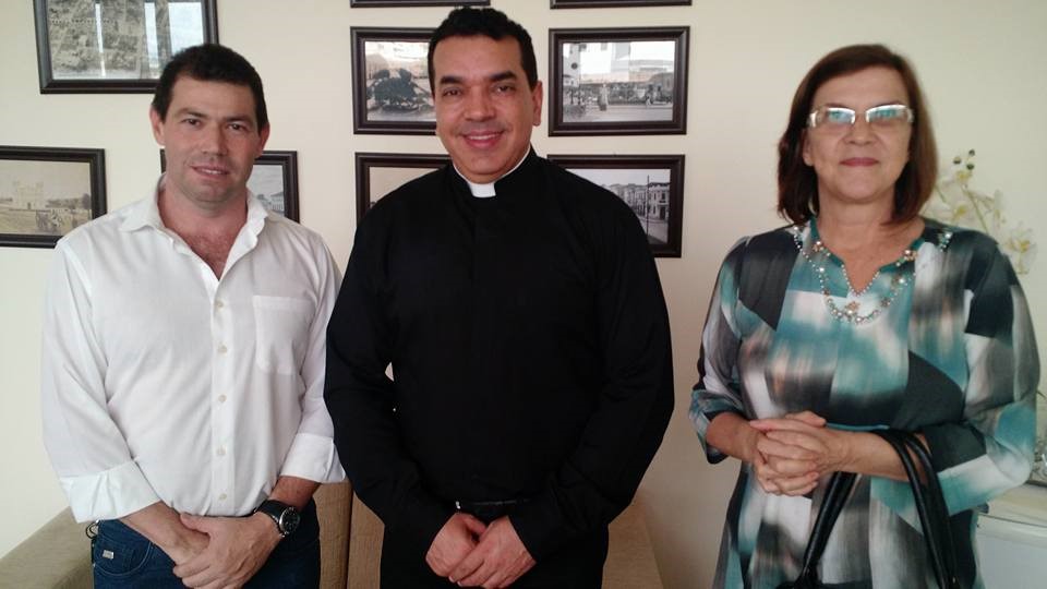 Imagem 1 da notícia: Câmara recebe a visita do pároco e cura da Catedral Metropolitana de Pouso Alegre