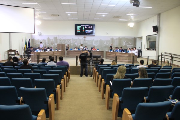 Imagem 1 da notícia: Câmara aprova projetos e requerimentos em primeira sessão ordinária do mês de abril