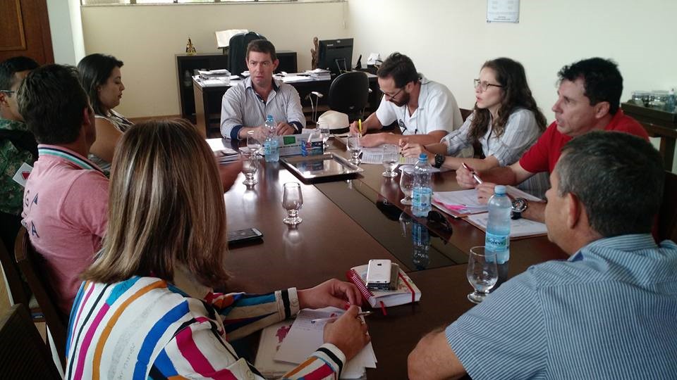 Imagem 1 da notícia: Presidente da Câmara se reúne com representantes da Comissão Especial da Copasa