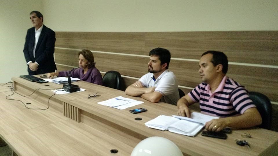 Imagem 1 da notícia: Diretores de Escolas Municipais e Creches se reúnem com vereadores na Câmara