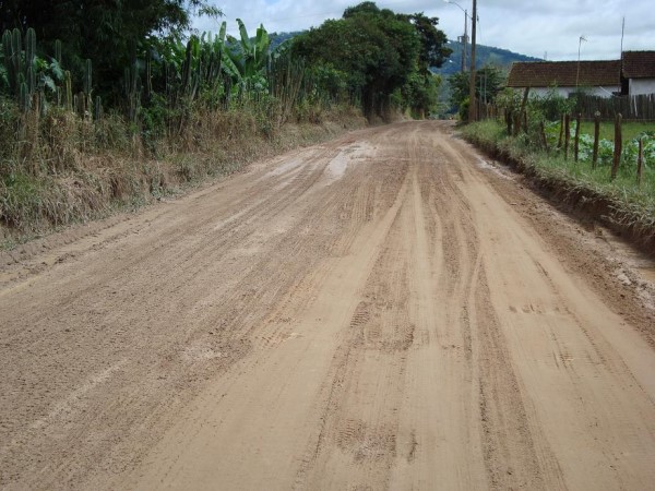 Imagem 1 da notícia: Estrada do Pantano poderá, finalmente, ser asfaltada