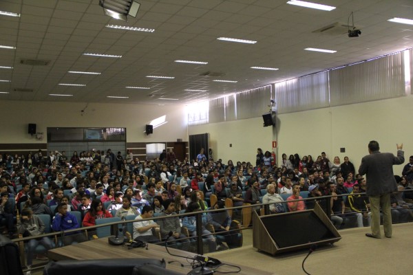 Imagem 1 da notícia: Com Plenário lotado, Câmara sedia evento de combate às drogas