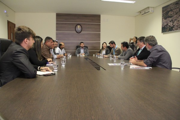 Imagem 1 da notícia: Representantes da Arteris se reúnem com vereadores