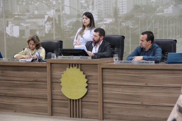 Imagem 1 da notícia: Vereadores aprovam projetos que garantem melhorias na pavimentação da cidade