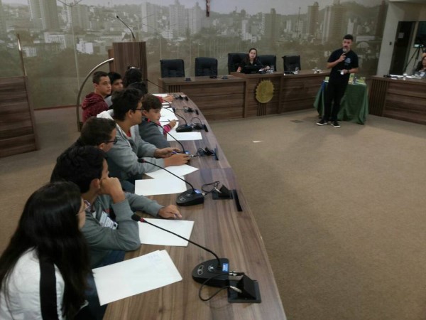 Imagem 1 da notícia: E.M. Vasconcelos Costa é vencedora desta quarta-feira na Gincana do Saber