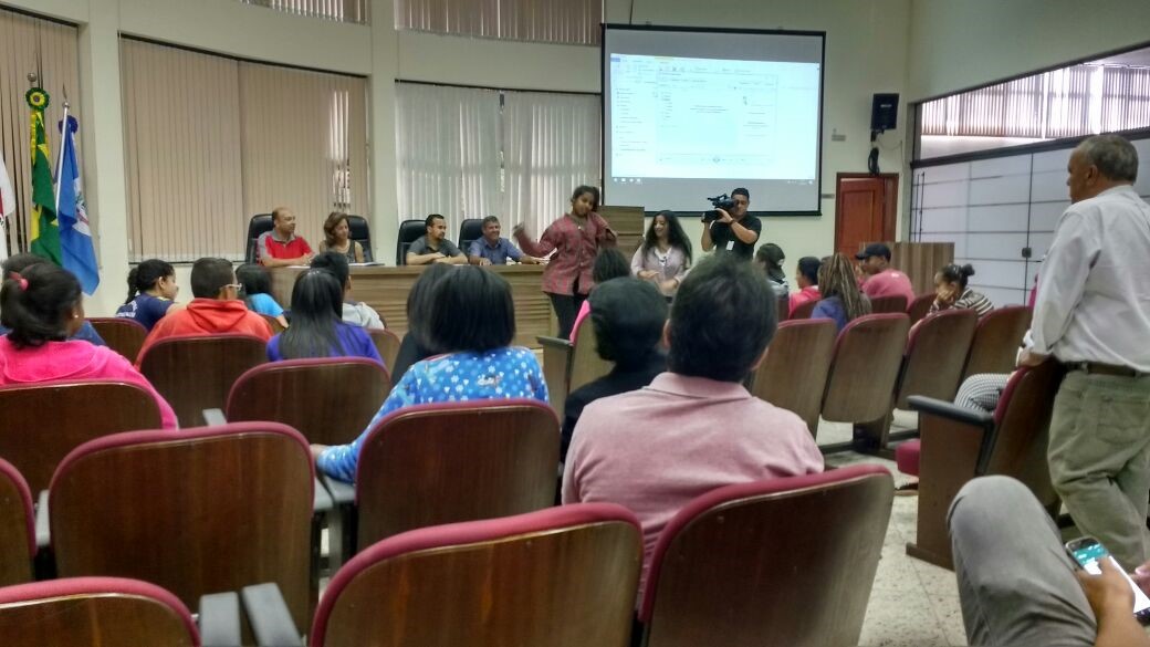 Imagem 1 da notícia: Vereadores acompanham visita orientada da Escola do Legislativo