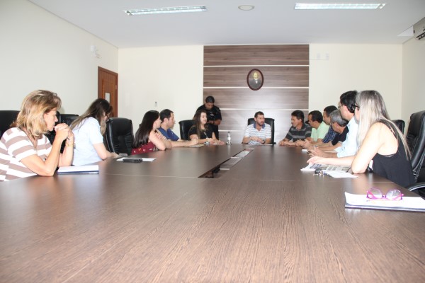 Imagem 1 da notícia: Representantes das gráficas de Pouso Alegre se reúnem na Câmara para discussão do Projeto de Lei 878