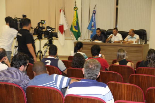 Imagem 1 da notícia: População está sendo lesada: conclui Comissão que estuda taxa de esgoto cobrada pela Copasa