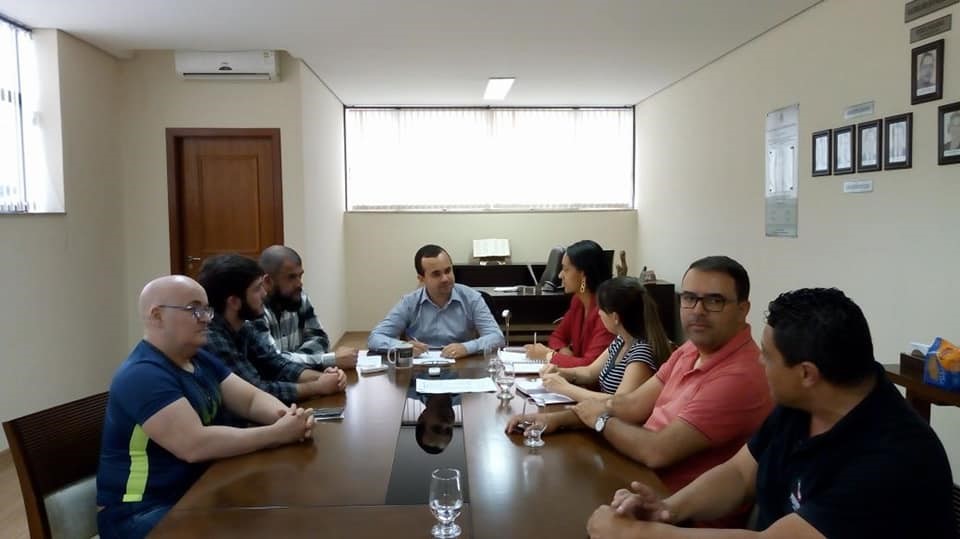 Imagem 1 da notícia: Mesa Diretora da Câmara faz reunião com equipe de comunicação do Legislativo Municipal
