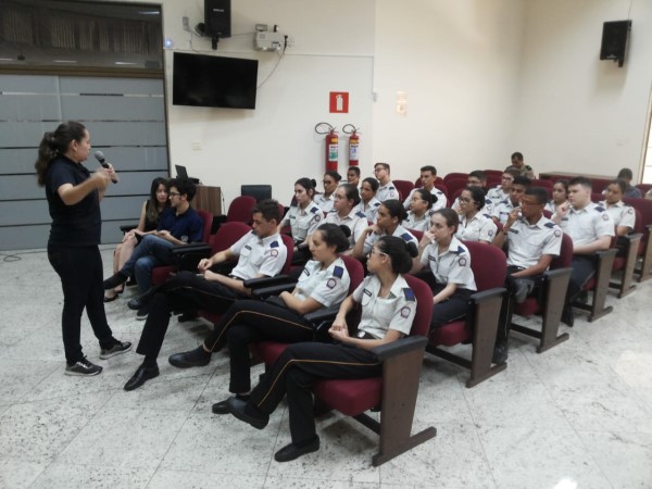 Imagem 1 da notícia: Alunos do Colégio Tiradentes visitam a Câmara