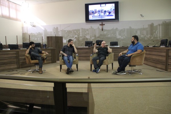 Imagem 1 da notícia: Roda de conversa sobre tecnologia atrai jovens para Câmara