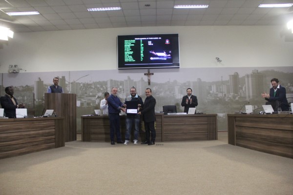 Imagem 2 da notícia: Pastor e humorista são homenageados pelos vereadores