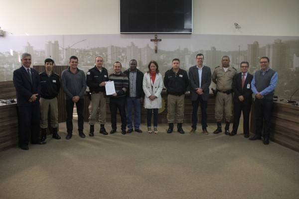 Imagem 1 da notícia: Câmara firma convênio de comunicação com a PM