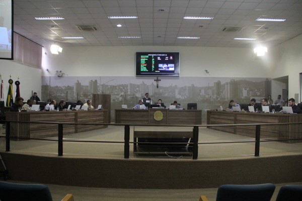 Imagem 1 da notícia: Câmara aprova Projetos referentes à educação do município