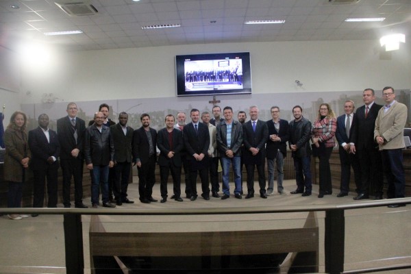 Imagem 1 da notícia: Câmara homenageia Univas por seus 50 anos e nova reitoria