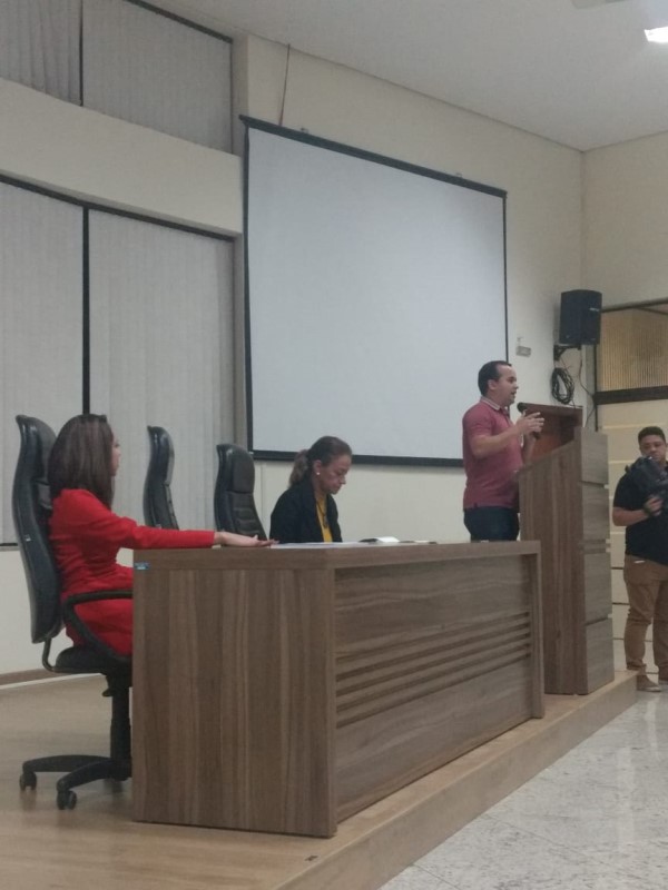 Imagem 3 da notícia: Escola do Legislativo entrega certificado do curso básico de Libras