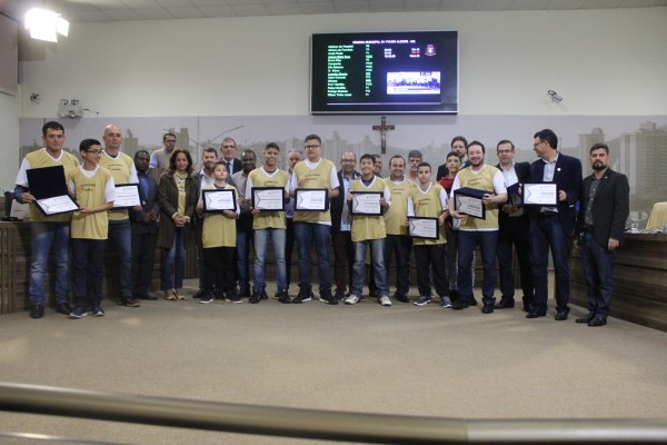 Imagem 1 da notícia: Câmara homenageia atletas de Pouso Alegre