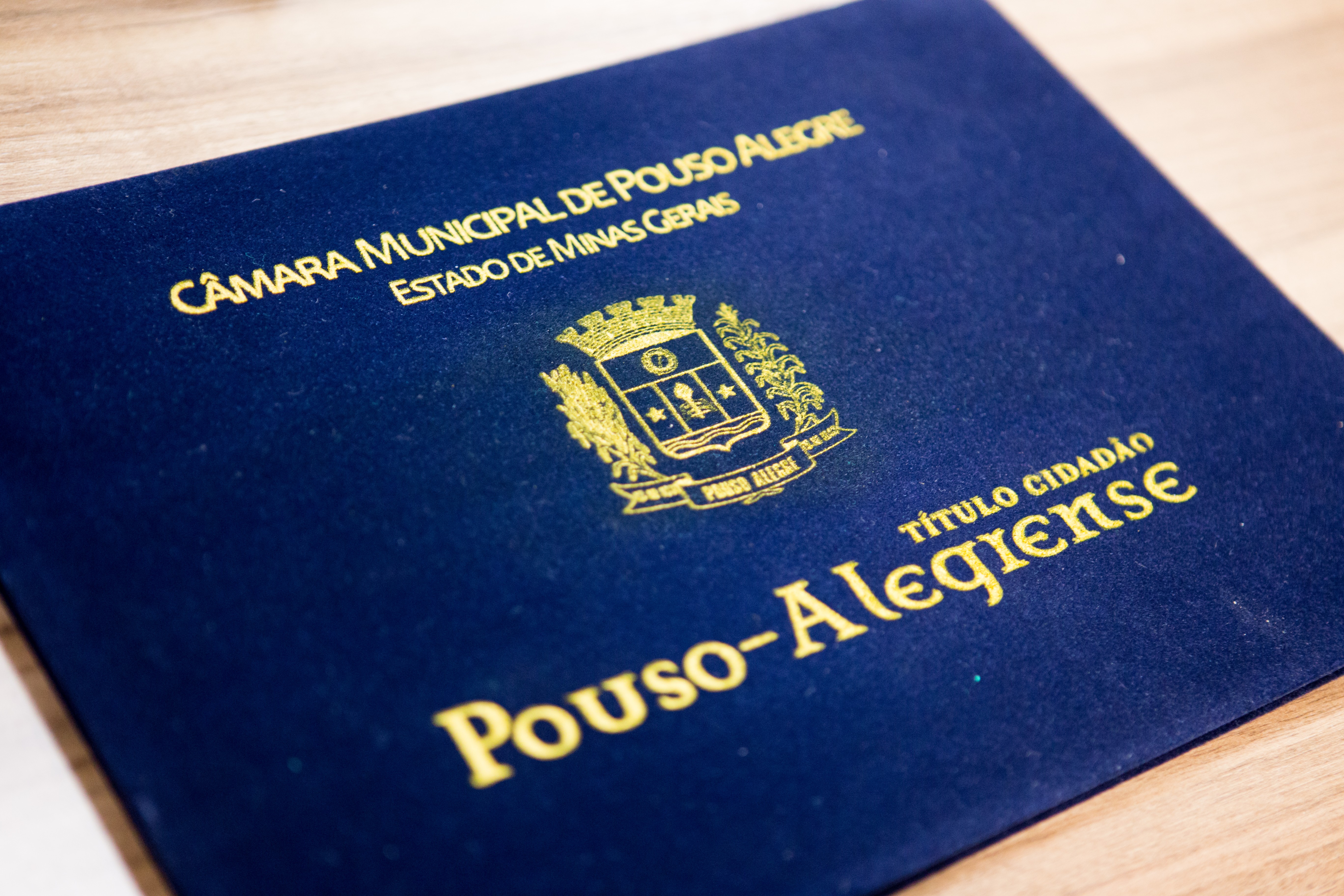 Imagem 6 da notícia: Sessão especial do Título de Cidadão condecora 18 personalidades e lança selo comemorativo dos 10 anos da Escola do Legislativo