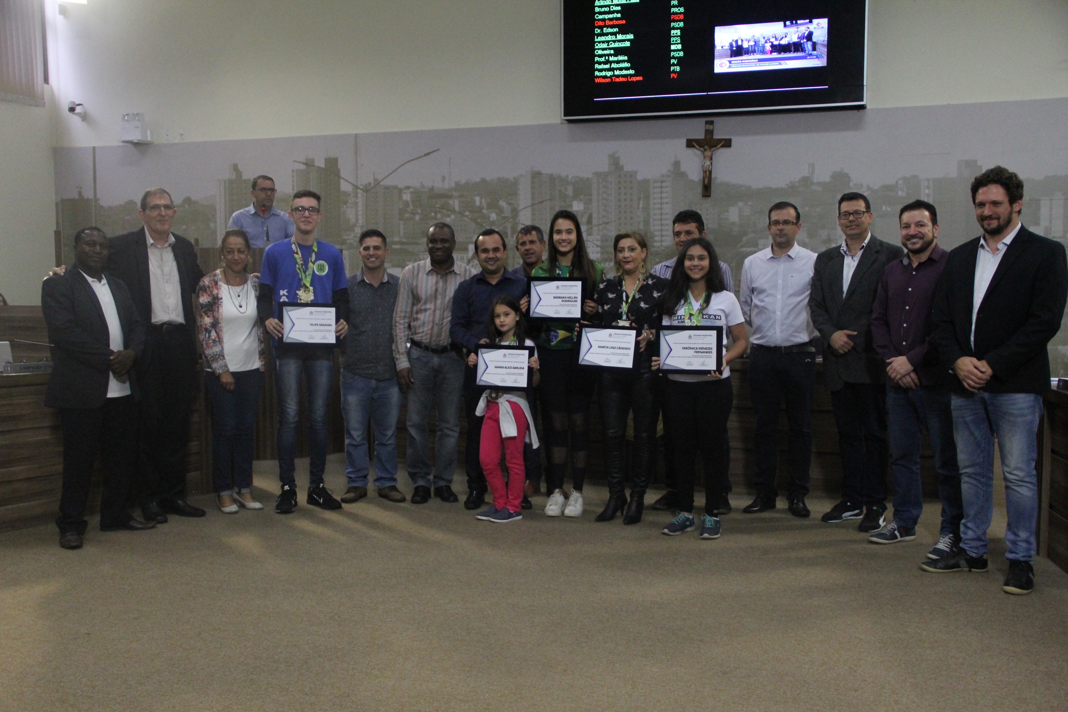 Imagem 6 da notícia: Karatecas recebem homenagem na Câmara