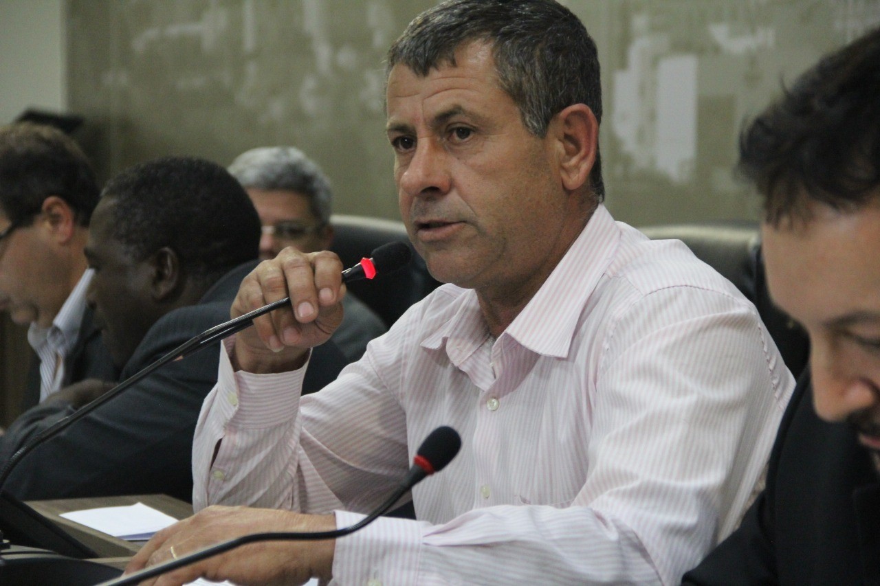 Imagem 1 da notícia: Presidente Oliveira nomeia as Comissões Permanentes da Câmara para 2019