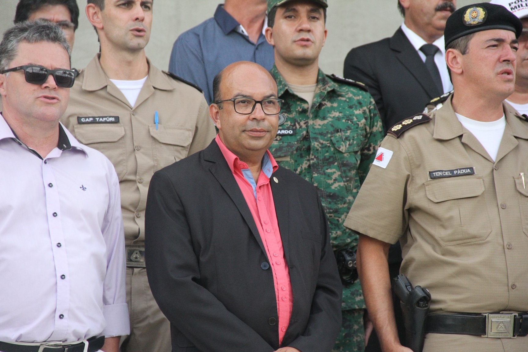 Imagem 1 da notícia: Vice-presidente Wilson Lopes e vereadores acompanham transferência de comando do 20º BPM